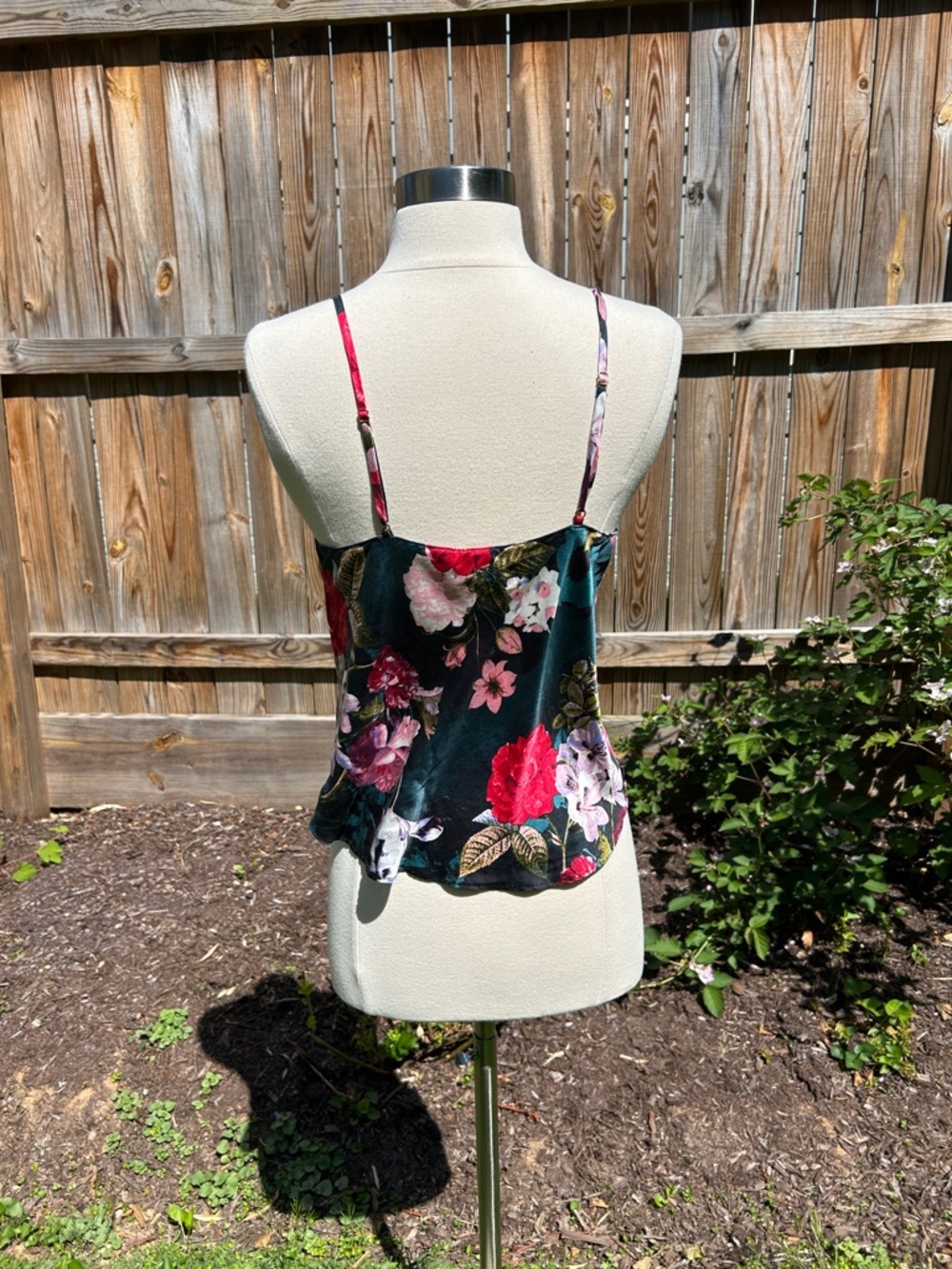 Victoria’s Secret 100% Silk Floral Cami Top Sleeveless Size M - Picture 4 of 9